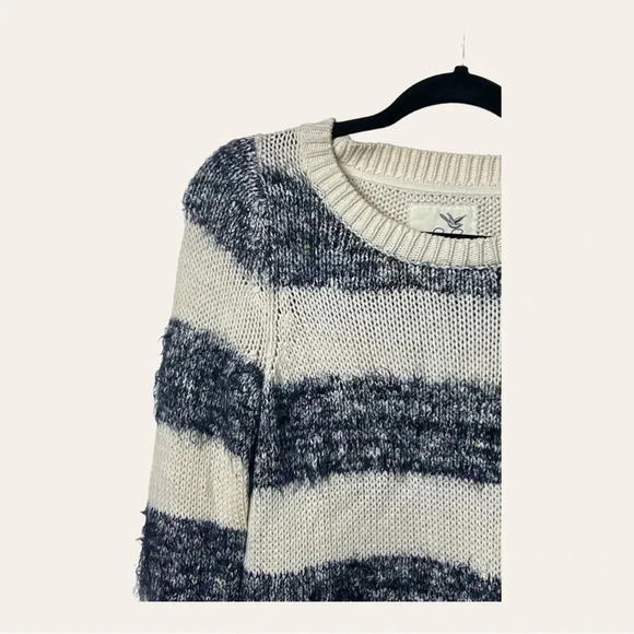 1277. Anthropologie TABITHA SWEATER SIZE SMALL EYELASH‎ KNITTED CREAM/NAVY-BLUE - Picture 4 of 10